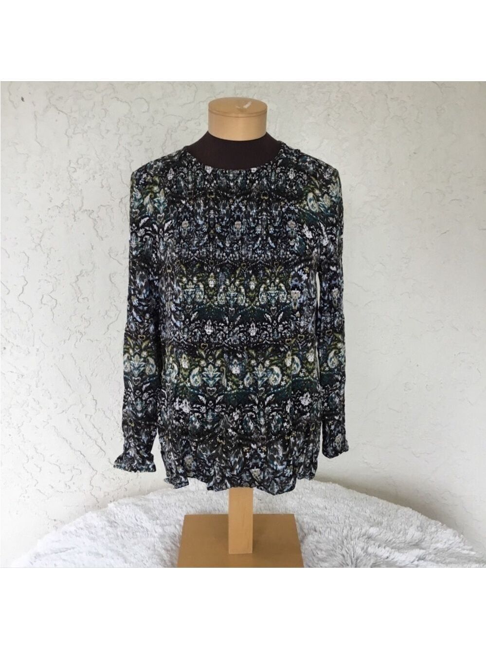 J Jill blouse Womans Medium floral paisley blue green white black smocked